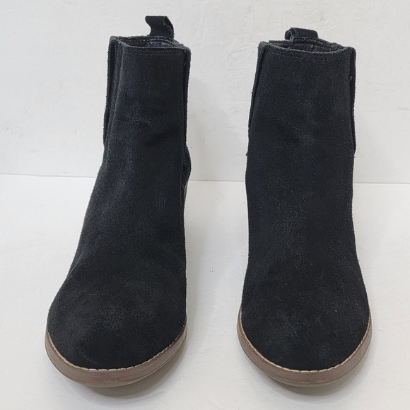 Calvin Klein Lena Boots Black Suede Leather Short Ankle Booties Size 9.5 - Picture 3 of 10